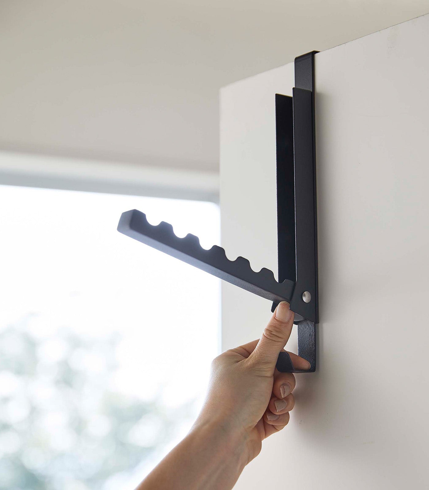 Space-Saving Over-the-Door Hooks – Instant Storage Without Drilling