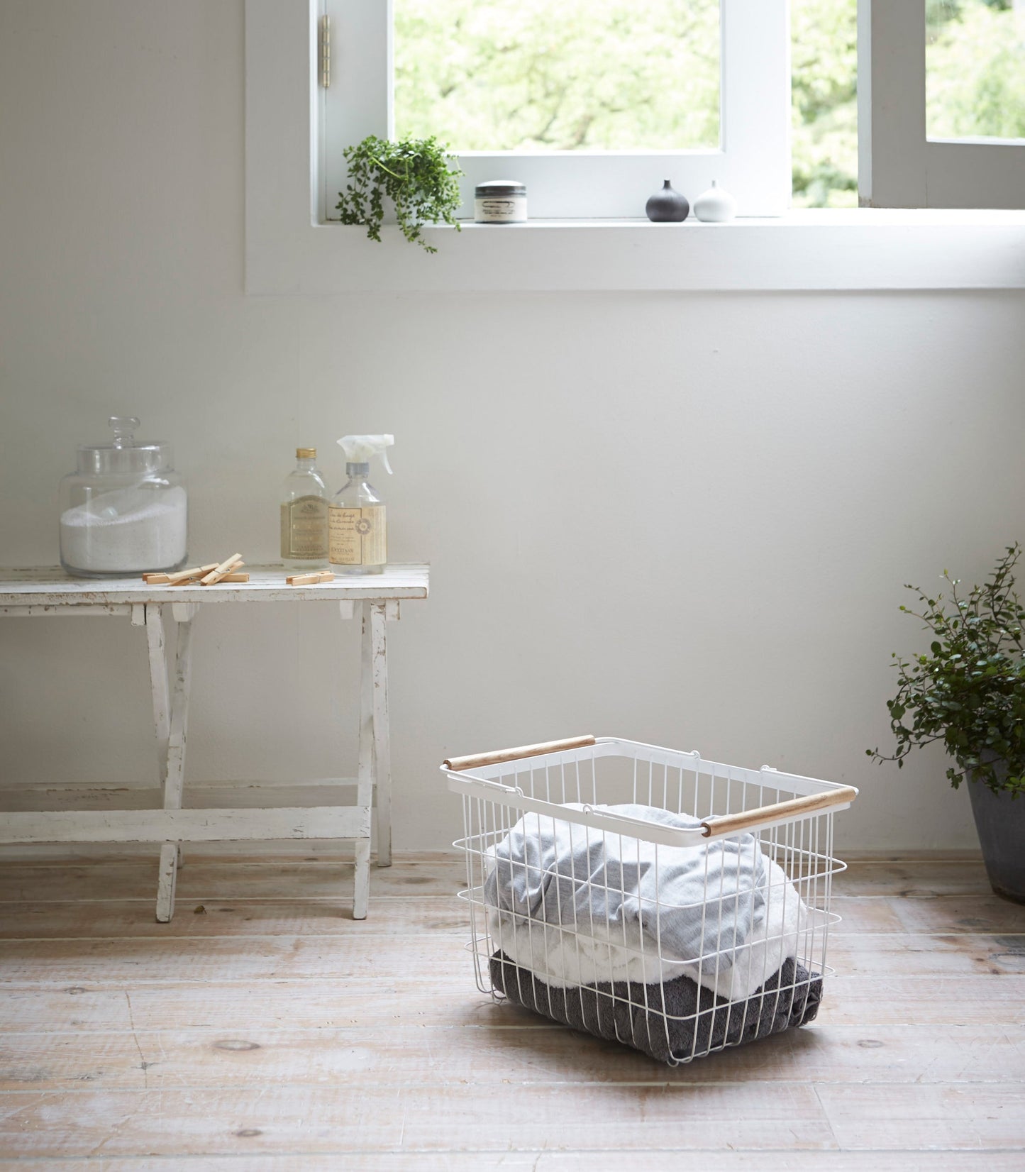 Modern Wire Storage Basket – Stylish Organization for Any Room