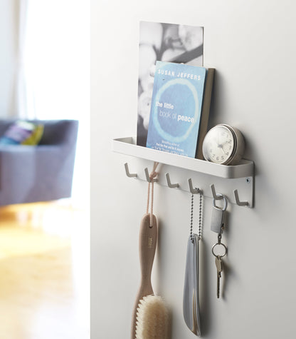 Magnetic Entryway Organizer – Keep Keys & Essentials in One Place